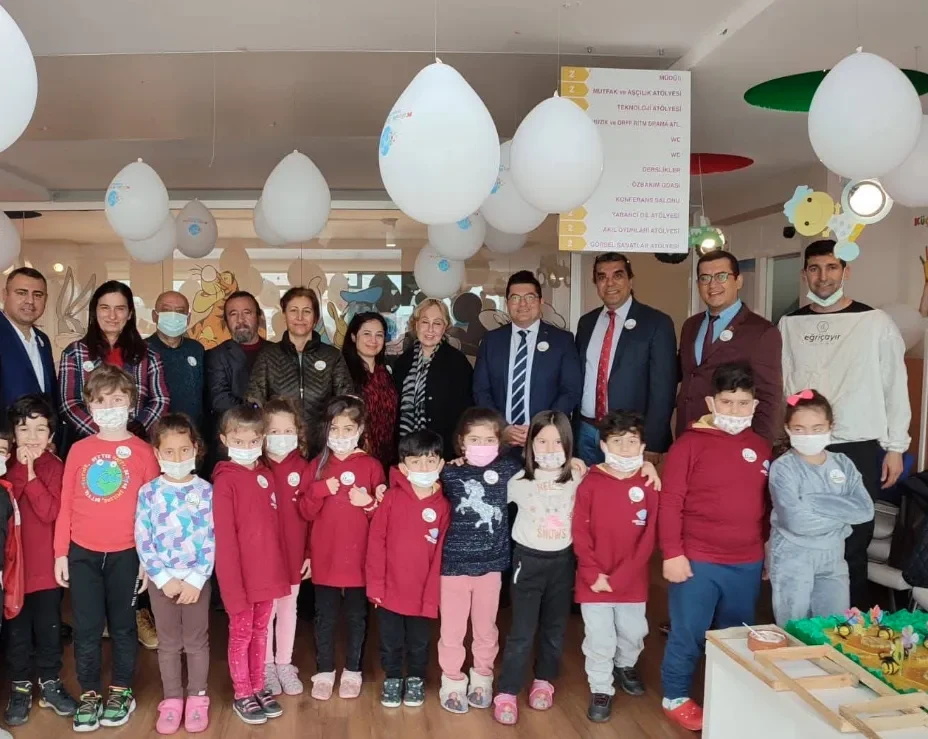 Küçük Adımlar — toplu gün etkinliği, çocuklar ve yetişkinler
